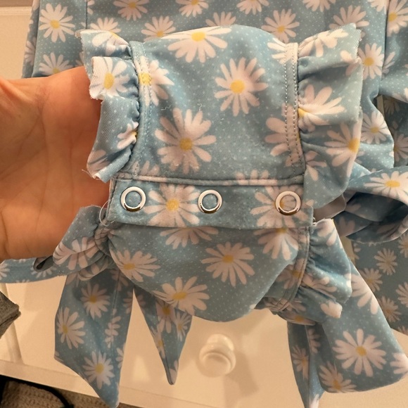 Long sleeve size 24m swim suit - Picture 4 of 6